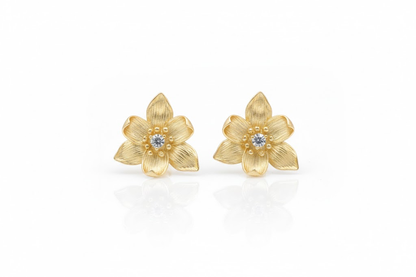 Brincos Flor Dourada Prata 925 design floral — Elisa Pires Joias
